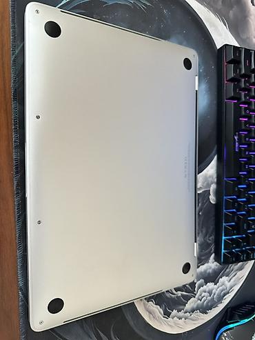 Apple MacBook: Apple MacBook Air 13" (Model A1989, EMC 3214) Cpu : i5 2.3 Ghz Gpu -da lalafo.az — 2 Apple MacBook: Apple MacBook Air 13" (Model A1989, EMC 3214) Cpu : i5 2.3 Ghz Gpu — 2