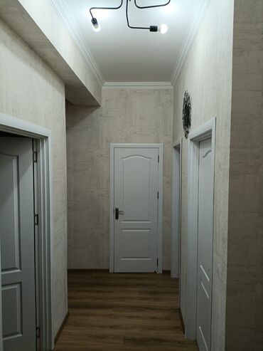 Uzunmüddətli kirayə mənzillər: Kirayə mənzil – şəhər mənzərəsi ilə - Plan: işıqlı otaq, ayrıca — 24