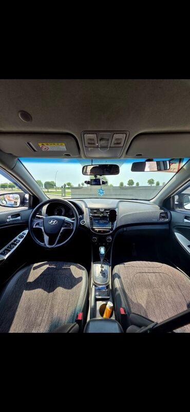 Hyundai: Hyundai Accent: 1.4 l | 2015 il Sedan — 6