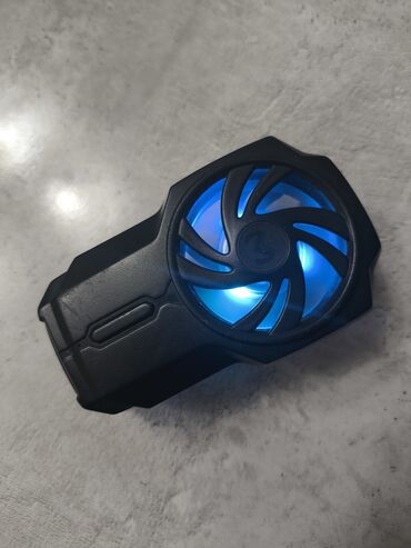 сетевое оборудование: Игровой кулер-радиатор для смартфона с LED‑подсветкой - Компактный