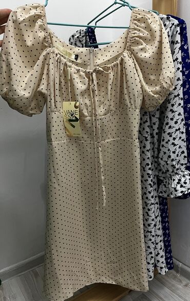 платья в горошек: Күнүмдүк көйнөк, Кыска модель