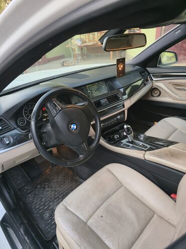 BMW: BMW 528 -dir. 245 at gücüdür. Texpasporta m5 peçat olunub. Disklər — 9
