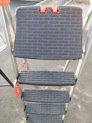 Другие инструменты: Стремянка стальная с широкими противоскользящими ступенями 4+1 — 8