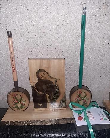 masaustu dest: Taxta üzərində fərdi foto/şəkil tətbiqi ilə hazırlanmış dekorativ — 5