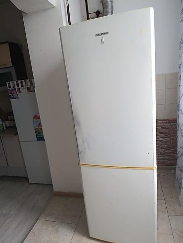 4 дверные холодильники: Холодильник Samsung, двухкамерный, с нижней морозильной камерой — 3