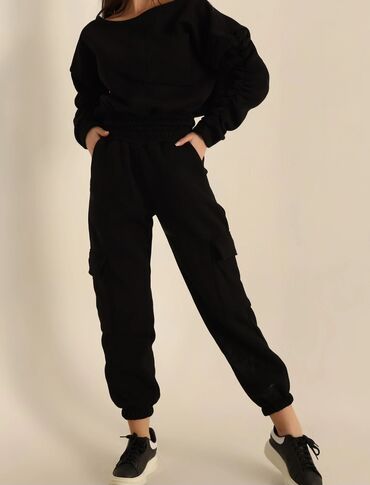 İdman geyimləri: 3 iplik destler m razmer 40 azn yasil ve karicnivi L razmer 35azn — 9