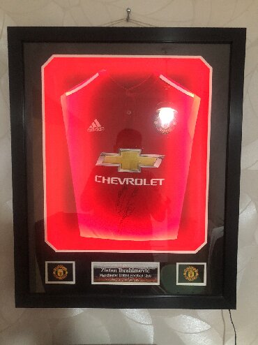 кальцо золото: Подарок футболситам. Футболка с росписю Manchester United. Zlatan