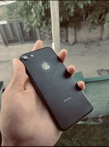 Apple iPhone: IPhone 7, Б/у, 32 ГБ, Чехол