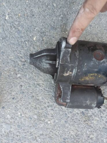 kamaz çəni: Hyundai Sonata 1997 starter başlığı 25 və radiatorun alt kriskasi 20