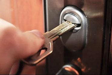 lock master: Аварийное вскрытие замков, ремонт реставрация замков и дверей, также — 2