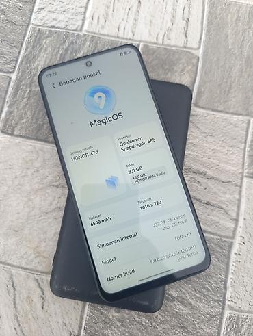 Мобильные телефоны: Honor X7d, 256 ГБ, цвет - Черный, Две SIM карты — 3