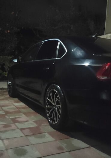 Volkswagen: Volkswagen Passat: 2.5 l | 2012 il Sedan — 12