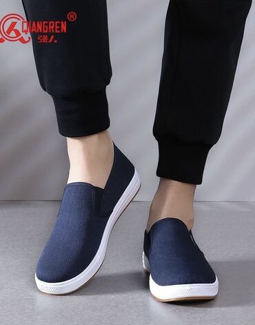 шлепанцы мужские: Удобные и лёгкие повседневные слипоны в классическом стиле