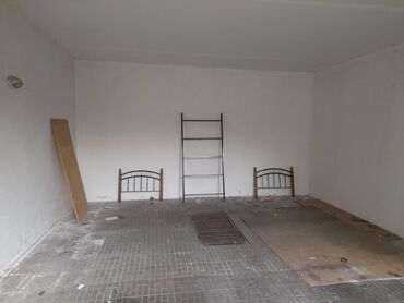 Qaraj satılır: 35 kv. m, 7 * 7 * 3 Daş Su — 3