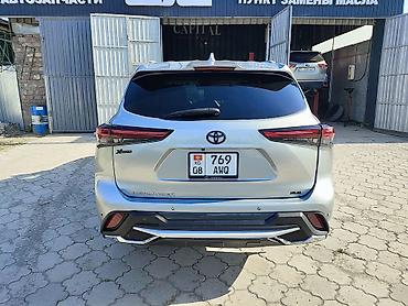 Toyota: Toyota Highlander: 2023 г., 2.5 л, Автомат, Бензин, Кроссовер — 2