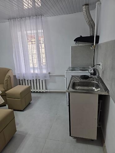 Долгосрочная аренда домов: 47 м², 3 комнаты, Парковка, Забор, огорожен — 12
