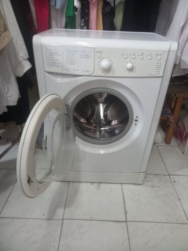 ikinci el soyuducular: İndezit 6 kiloluq paltaryuyan tecili satilir. Mohkem masindir ela