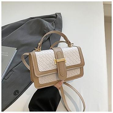 Клатчи: Белая женская сумка-клатч с геометрической стёжкой и декоративной — 10