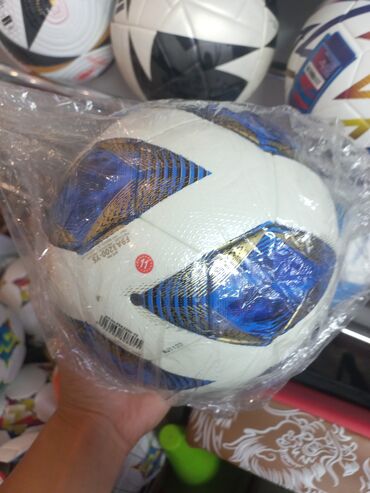 мяч футбольный оригинал: Футбольный мяч Adidas Telstar 18, разработанный для матчей чемпионата