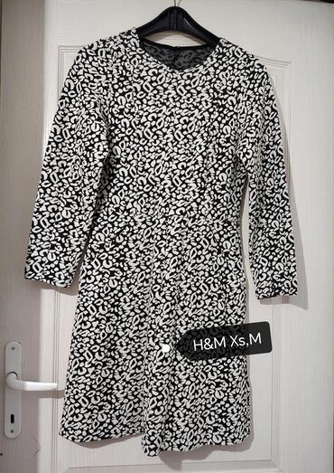 Haljine: Ženska haljine – (različiti modeli i dezеni ) 1) Crno-bela haljina — 5