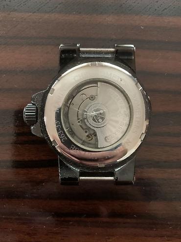 saatların satışı: Ulysse Nardin Marine üslubunda mexaniki qol saatı Remeni yoxdur — 2
