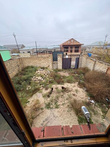 Həyət evləri və villaların satışı: Satılır: 2 mərtəbəli yarımçıq tikili (daş ev) - Tikinti materialı — 16