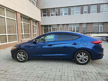 hammer 2: Hyundai Elantra: 2 l | 2017 il Sedan — 4