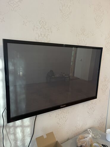 Телевизоры: Телевизор Samsung Самсунг 118 х 70 см