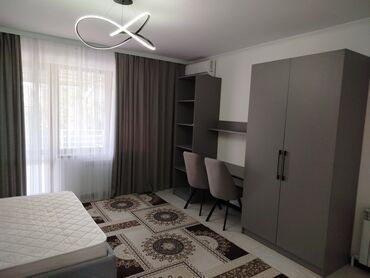 Долгосрочная аренда домов: 280 м², 7 комнат, Забор, огорожен — 17