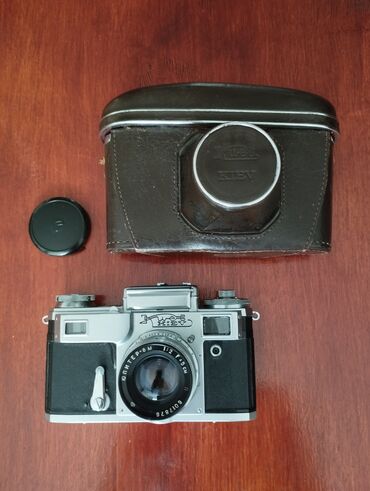 Kiev 4M rangefinder fotoaparatı + Jupiter-8M 53mm f/2 obyektiv -