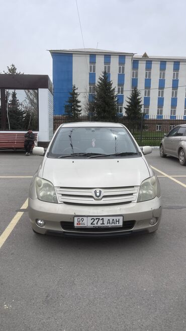 taiota alfard: Toyota ist: 2003 г., 1.3 л, Автомат, Бензин, Седан