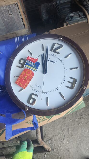 Ev saatları: Divar saatları, Mexaniki, Saniyə əqrəbi — 7