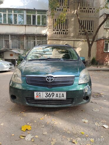 Toyota: Toyota Corolla Verso: 2001 г., 1.8 л, Автомат, Бензин, Универсал