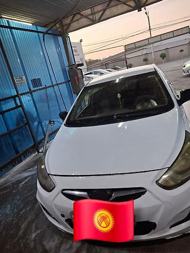 sprinter 4 4: Hyundai Accent: 2013 г., 1.6 л, Автомат, Бензин, Седан — 2