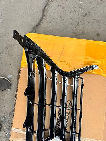 Решетки радиатора: Решетка радиатора Lexus Новый, Аналог — 9