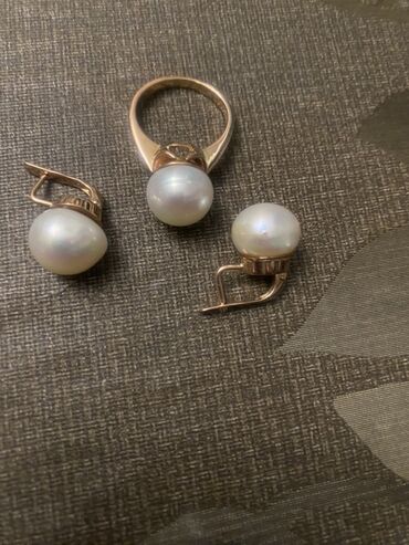 золото бишкек цена: Комплект украшений с жемчугом: кольцо и серьги - Металл