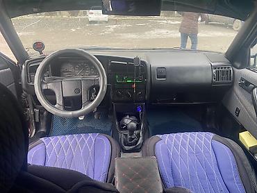 Volkswagen: Volkswagen Passat: 1991 г., 1.8 л, Механика, Газ, Седан — 9