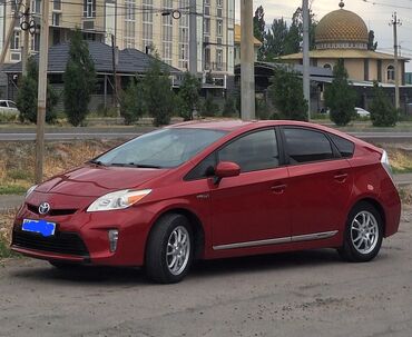 prius: Toyota Prius: 2015 г., 1.8 л, Вариатор, Гибрид, Седан
