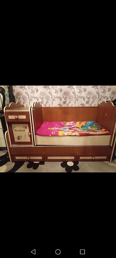 uşaq çarpayıları dolabla: Uşaq çarpayısı və mini şkaflı-çekmecəli dəst - Material: ağac/laminat — 1