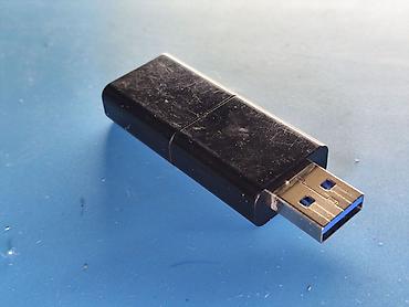 windows surface: Фирменная флешка Kingston на 16GB с интерфейсом USB 3.1 в отличном — 3