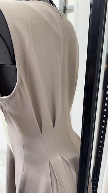 Haljine: ✅Elegantna midi haljina bez rukava
✅2400 din — 11