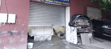 Memar ecemi metrosuna yaxin 43 kv qaraj satıllr içinde icaredarda var