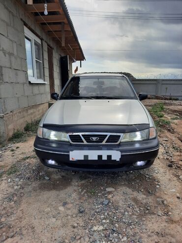 машину матиз: Daewoo Nexia: 2005 г., 1.6 л, Механика, Бензин, Седан