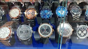 breitling: Kişi qol saatları – müxtəlif modellər və üslublar Məhsul təsviri: - — 2