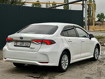 bmw ix3: Toyota Corolla: 2022 г., 1.8 л, Автомат, Гибрид, Седан — 9