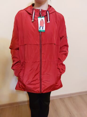 ветровка мужская: Куртка XL (EU 42), цвет - Красный