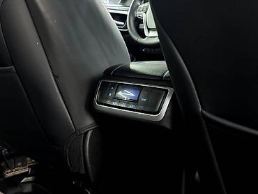 высокие машины: Toyota Highlander: 2018 г., 3.5 л, Гибрид, Кроссовер — 8