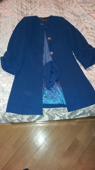 paltolar ve kurtkalar model: Пальто M (EU 38), цвет - Голубой