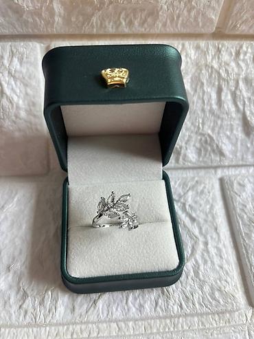Prstenje: Prstenovi sa cirkonima podesivi– elegantni modeli. - Boja metala — 10