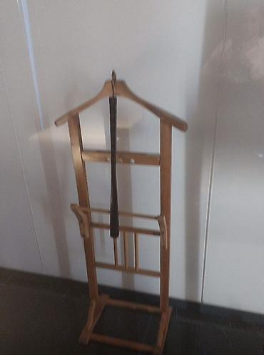 вешалка для брюк и рубашек напольная: Taxta geyim dayanı/valet stand Məhsul təsviri: - Kişi geyimləri üçün — 1